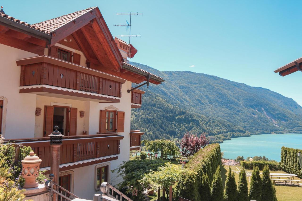 Villa La Dama Del Lago Molveno Exterior foto