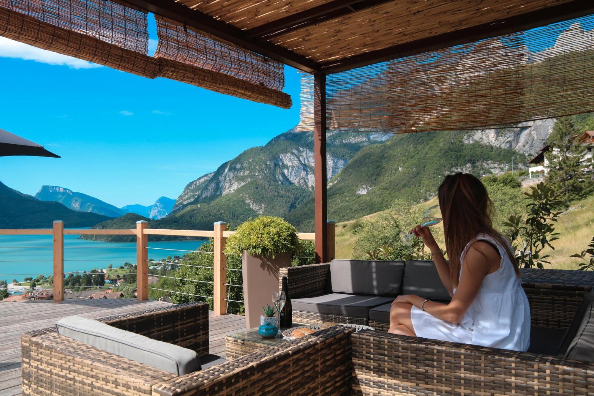 Villa La Dama Del Lago Molveno Exterior foto