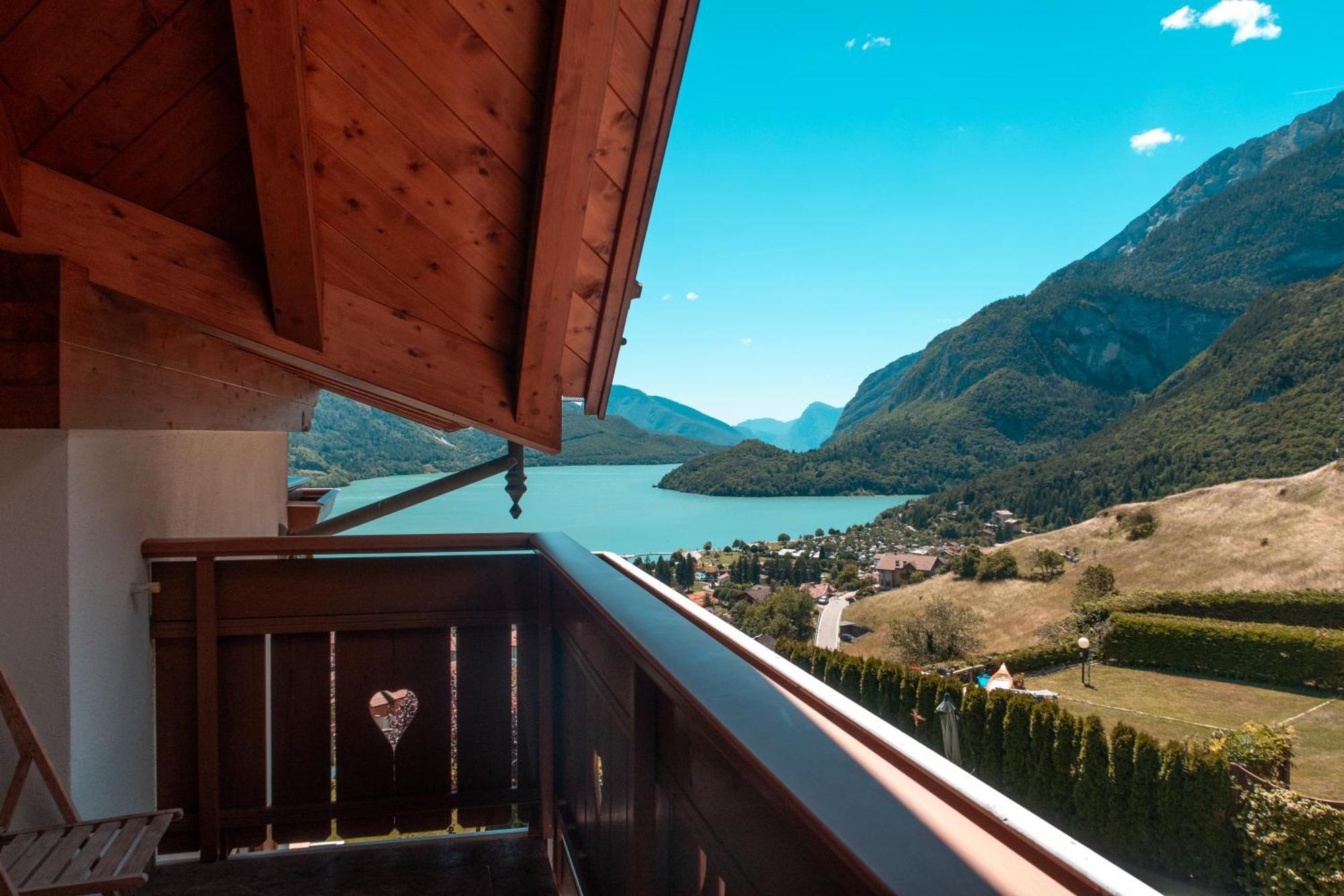 Villa La Dama Del Lago Molveno Exterior foto