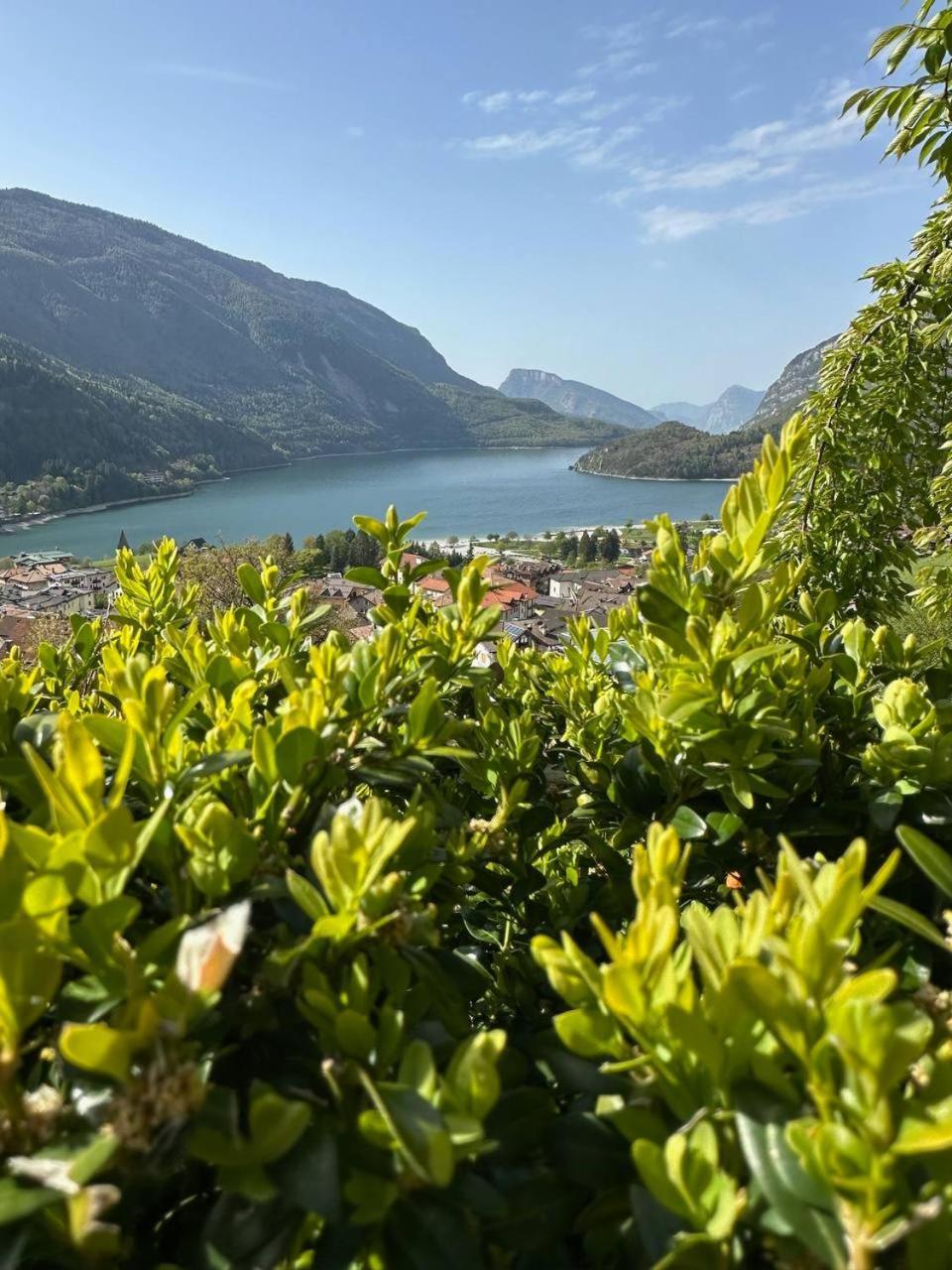 Villa La Dama Del Lago Molveno Exterior foto